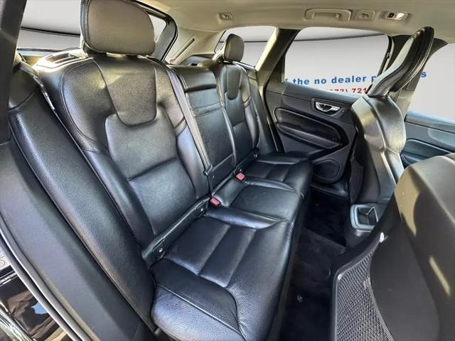 2021 Volvo XC60 T6 Momentum