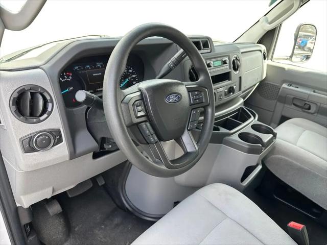 2024 Ford E-350 Cutaway Base