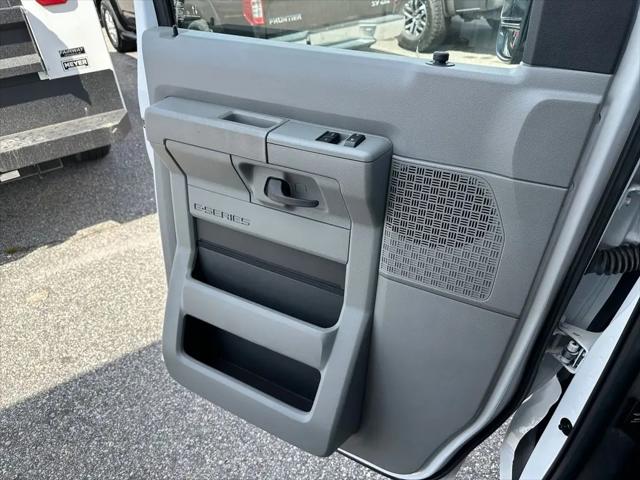 2024 Ford E-350 Cutaway Base