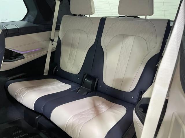 2021 BMW X7 M50i