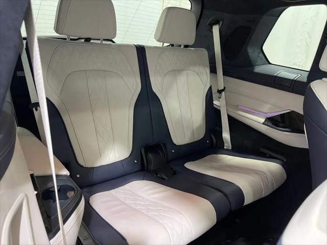 2021 BMW X7 M50i