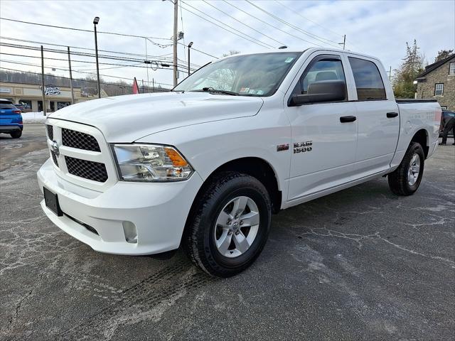 2017 RAM 1500 Express Crew Cab 4x4 57 Box