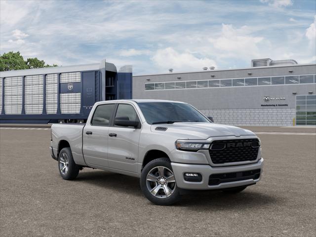 2026 RAM Ram 1500 RAM 1500 EXPRESS CREW CAB 4X4 64 BOX
