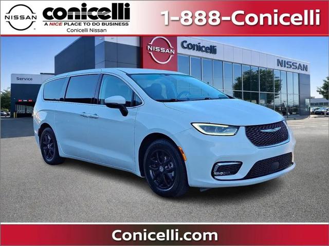 2023 Chrysler Pacifica Touring L for sale in Conshohocken, PA