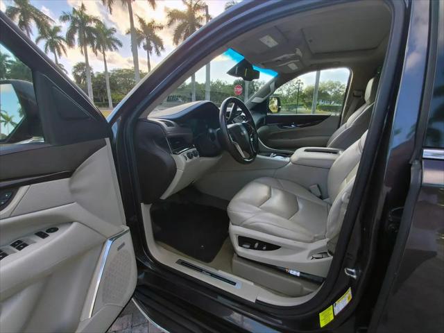 2016 Cadillac Escalade Luxury Collection