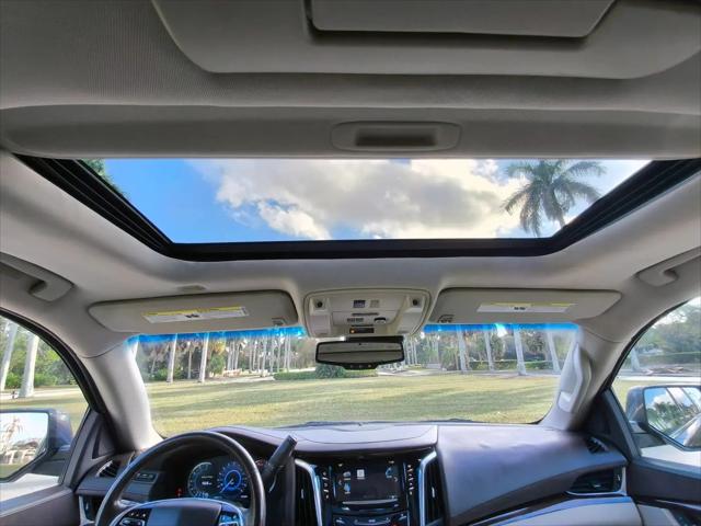 2016 Cadillac Escalade Luxury Collection