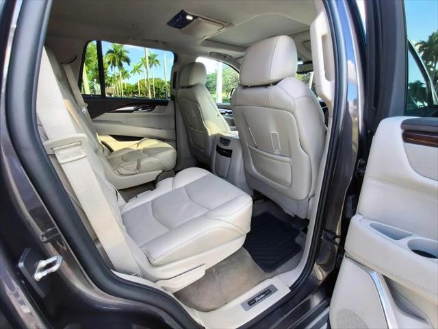 2016 Cadillac Escalade Luxury Collection