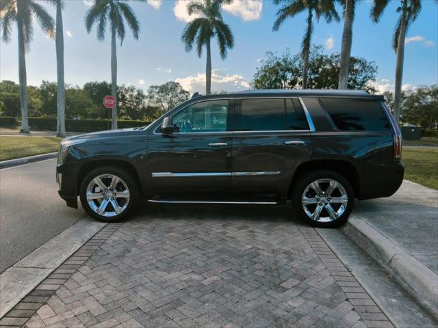 2016 Cadillac Escalade Luxury Collection