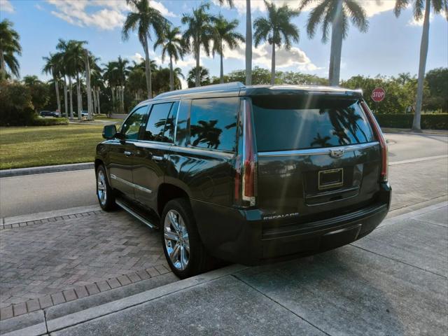 2016 Cadillac Escalade Luxury Collection