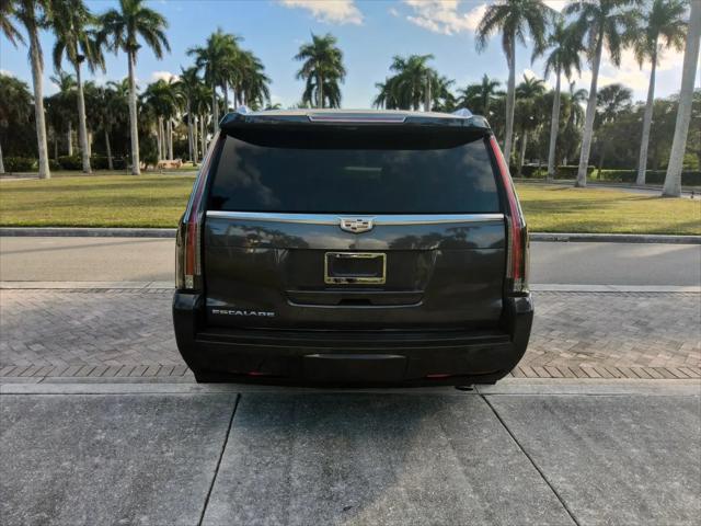 2016 Cadillac Escalade Luxury Collection
