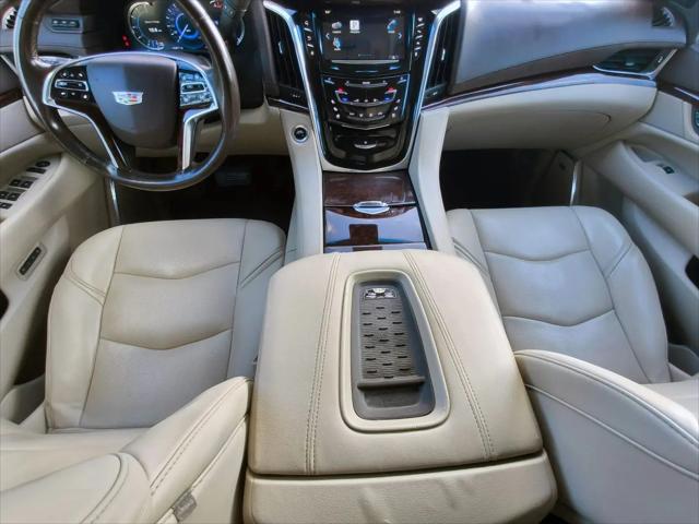 2016 Cadillac Escalade Luxury Collection