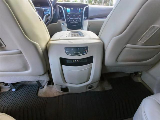2016 Cadillac Escalade Luxury Collection
