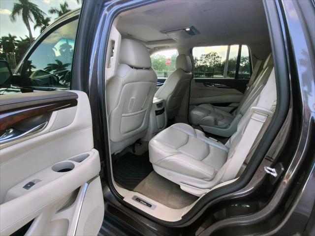 2016 Cadillac Escalade Luxury Collection
