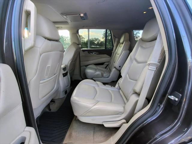 2016 Cadillac Escalade Luxury Collection