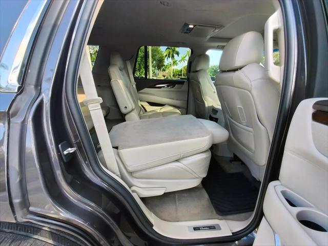 2016 Cadillac Escalade Luxury Collection