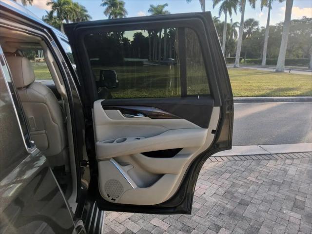 2016 Cadillac Escalade Luxury Collection