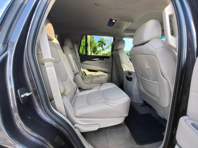 2016 Cadillac Escalade Luxury Collection