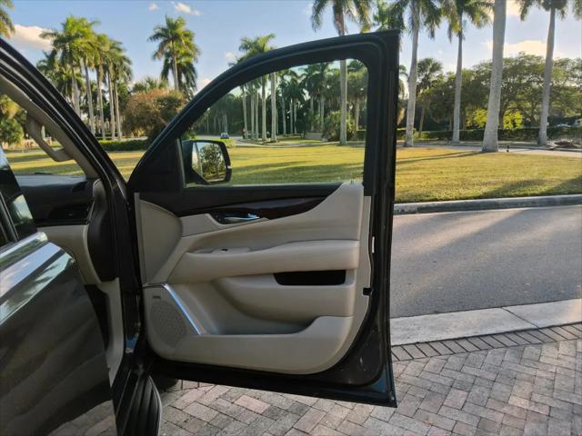 2016 Cadillac Escalade Luxury Collection