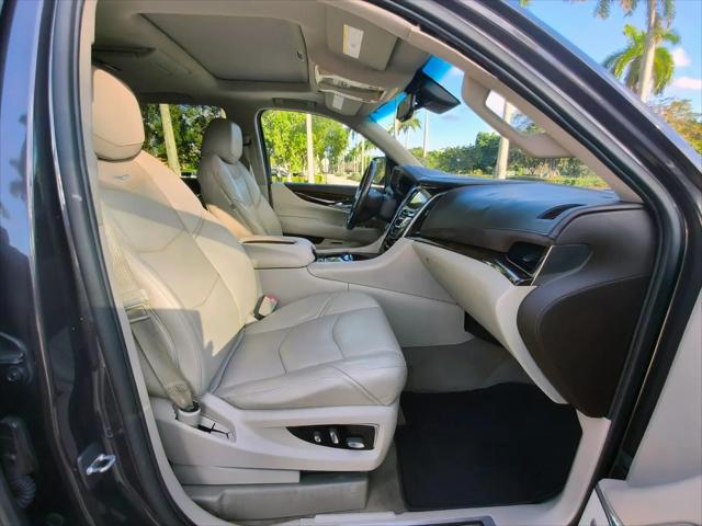 2016 Cadillac Escalade Luxury Collection
