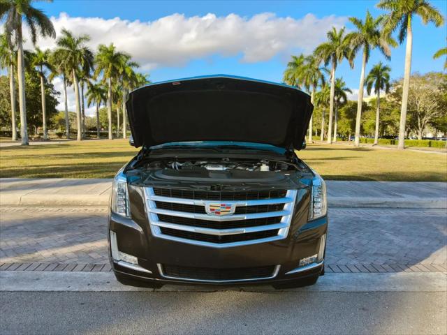 2016 Cadillac Escalade Luxury Collection