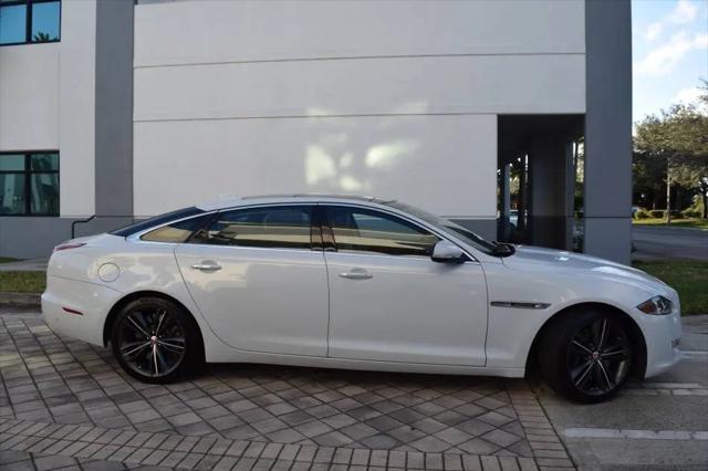 2019 Jaguar XJ Collection