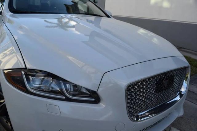 2019 Jaguar XJ Collection