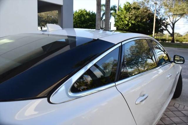 2019 Jaguar XJ Collection