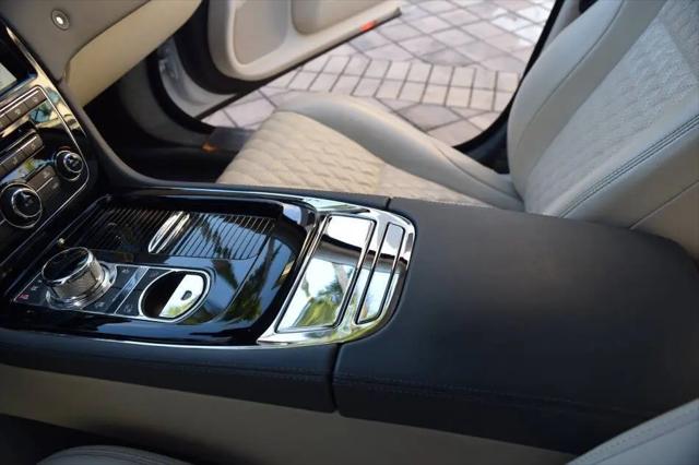 2019 Jaguar XJ Collection