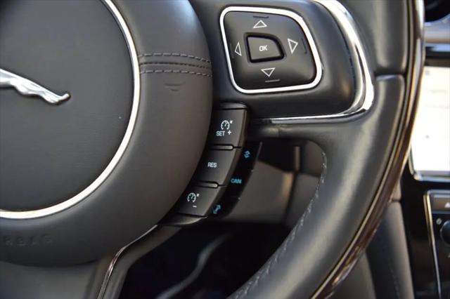 2019 Jaguar XJ Collection