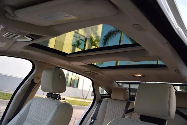 2019 Jaguar XJ Collection