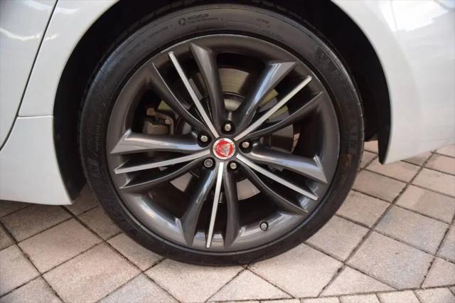 2019 Jaguar XJ Collection