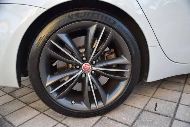 2019 Jaguar XJ Collection
