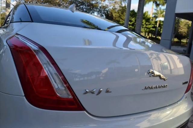 2019 Jaguar XJ Collection