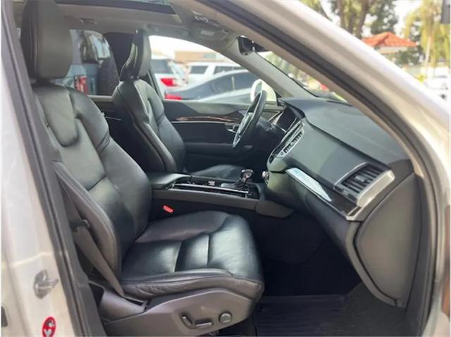 2019 Volvo XC90 T6 Momentum