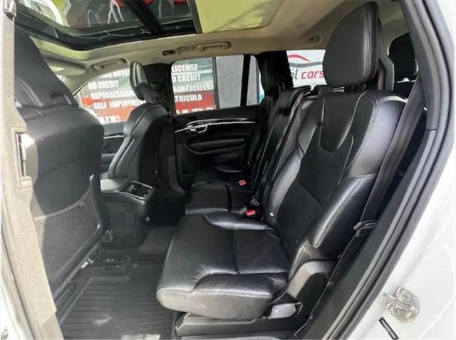 2019 Volvo XC90 T6 Momentum