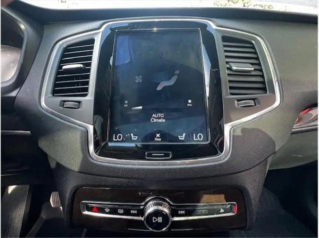 2019 Volvo XC90 T6 Momentum
