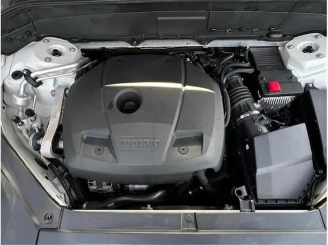 2019 Volvo XC90 T6 Momentum