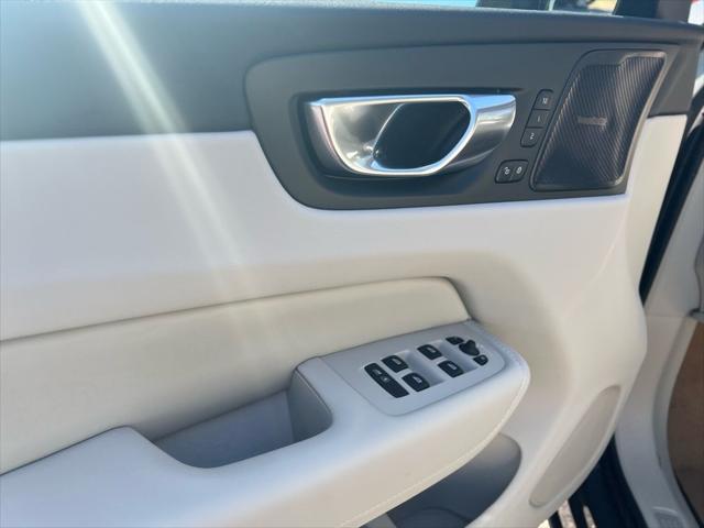 2026 Volvo XC60 Plug-In Hybrid Ultra, T8 AWD Electric/Gasoline, Dark