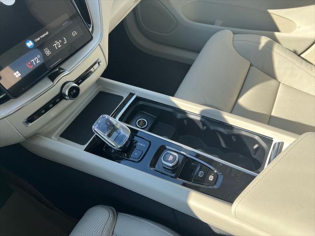 2026 Volvo XC60 Plug-In Hybrid Ultra, T8 AWD Electric/Gasoline, Dark