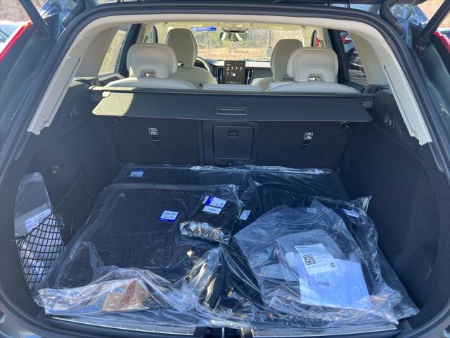 2026 Volvo XC60 Plug-In Hybrid Ultra, T8 AWD Electric/Gasoline, Dark