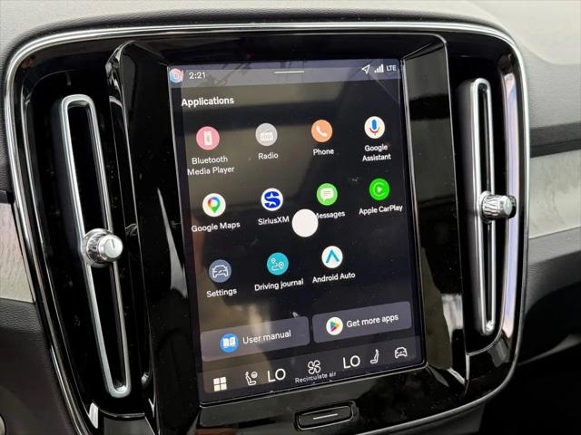 2026 Volvo XC40 Core, B5 AWD Gas (mild hybrid), Dark