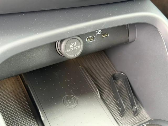 2026 Volvo XC40 Core, B5 AWD Gas (mild hybrid), Dark