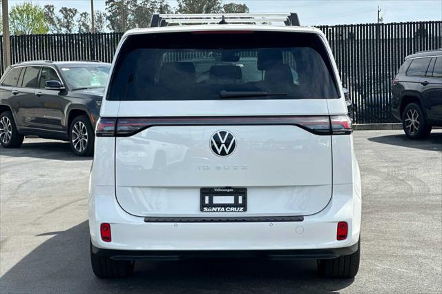 2025 Volkswagen ID. Buzz Pro S 4D Passenger Van