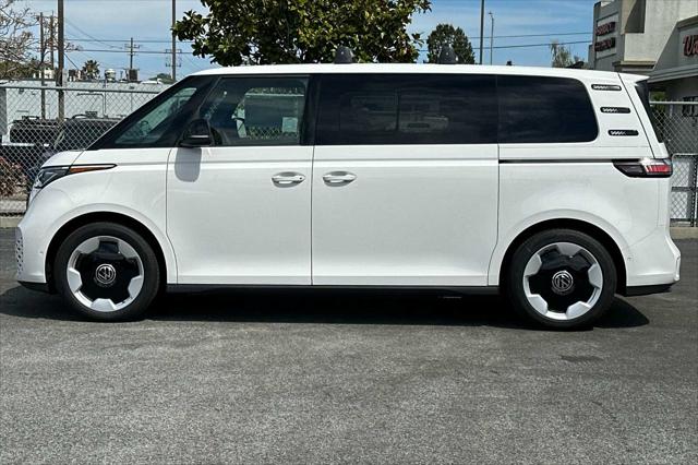 2025 Volkswagen ID. Buzz Pro S 4D Passenger Van