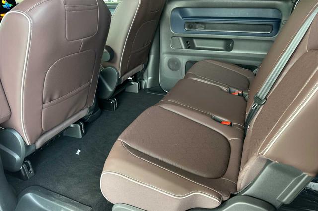 2025 Volkswagen ID. Buzz Pro S 4D Passenger Van