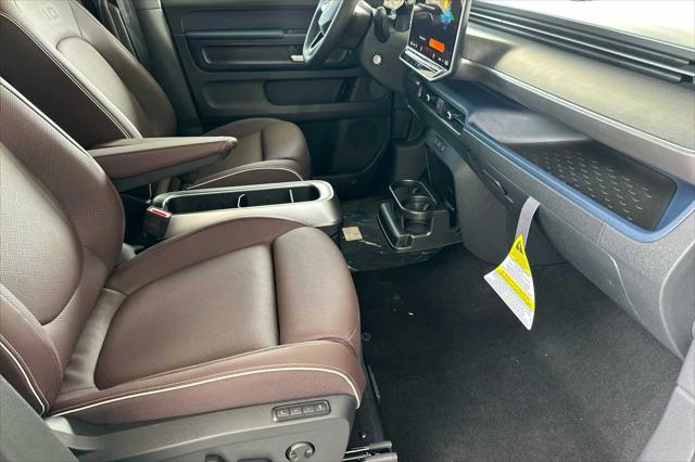 2025 Volkswagen ID. Buzz Pro S 4D Passenger Van