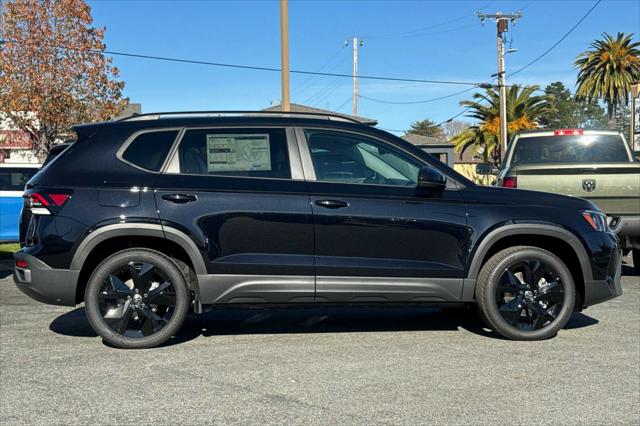 2026 Volkswagen Taos SE Black