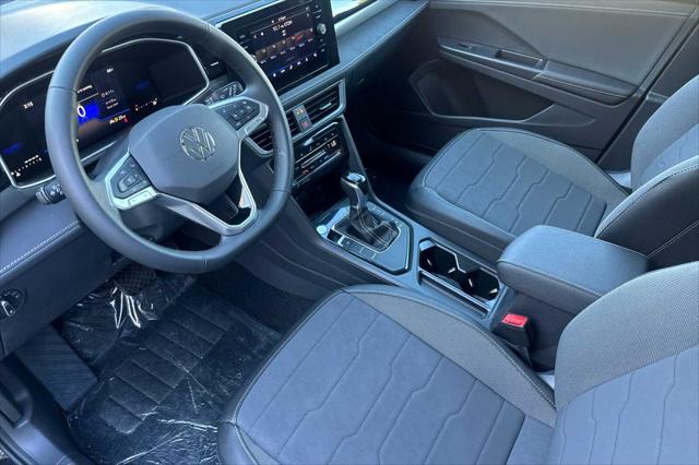 2026 Volkswagen Taos SE Black