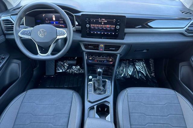 2026 Volkswagen Taos SE Black
