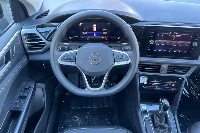 2026 Volkswagen Taos SE Black